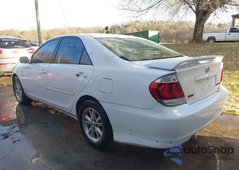 2005 Toyota Camry Se z USA, uszkodzony, nr VIN 4T1BE32K25U016299